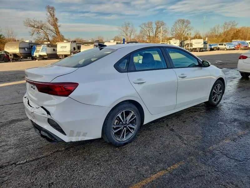 2023 KIA FORTE LX  