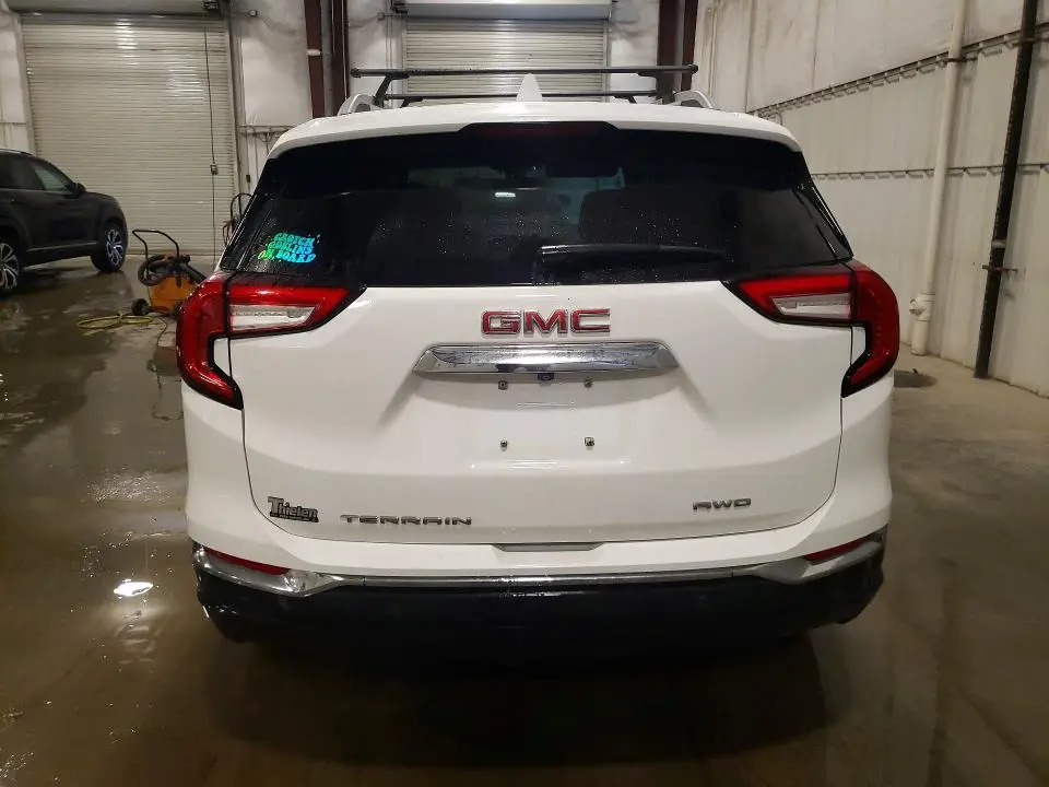 2022 GMC TERRAIN SLT  