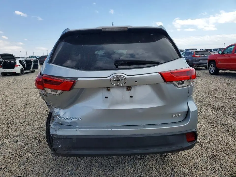 2018 TOYOTA HIGHLANDER XLE  