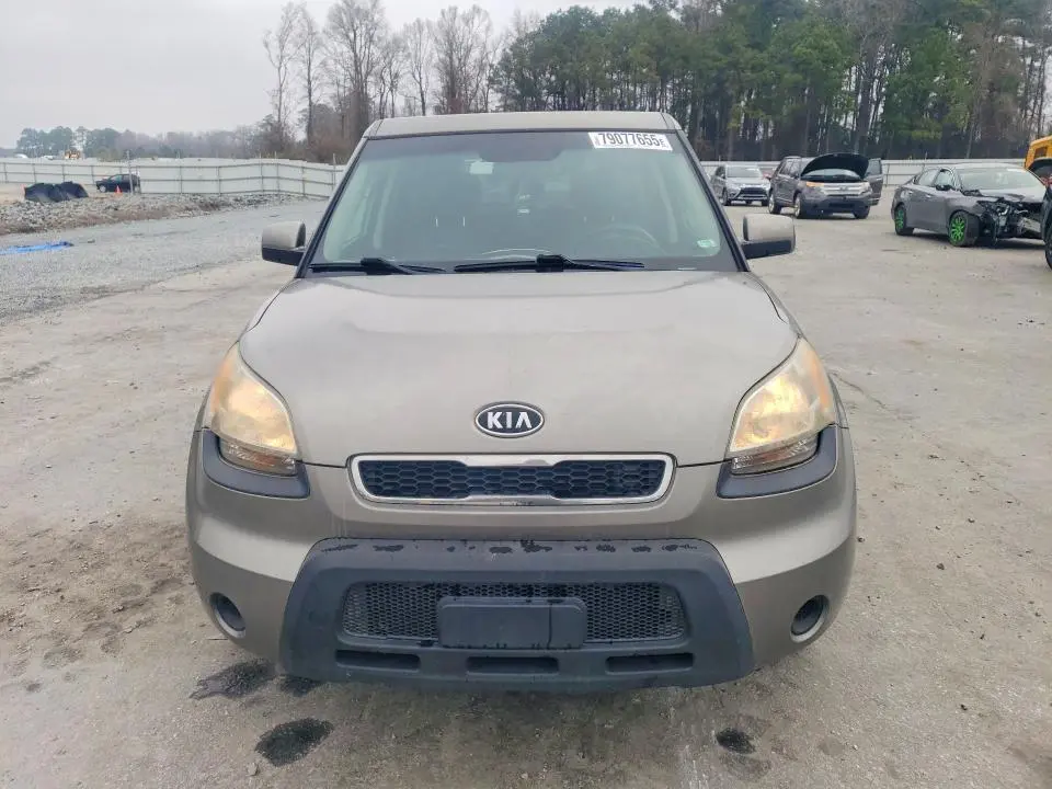 2011 KIA SOUL +  