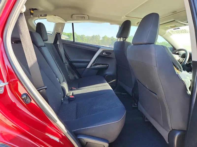 2018 TOYOTA RAV4 XLE  