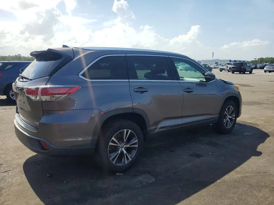 2016 TOYOTA HIGHLANDER XLE  
