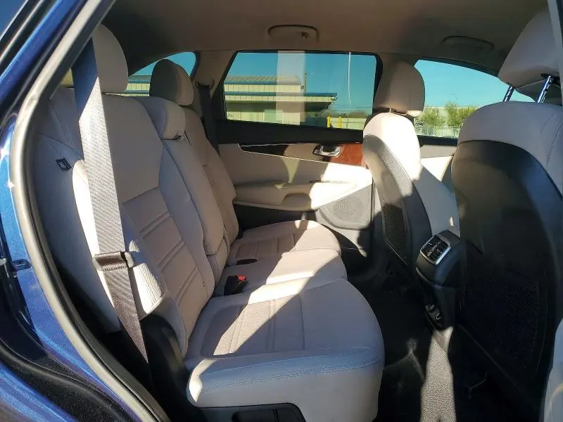 2017 KIA SORENTO LX V6  