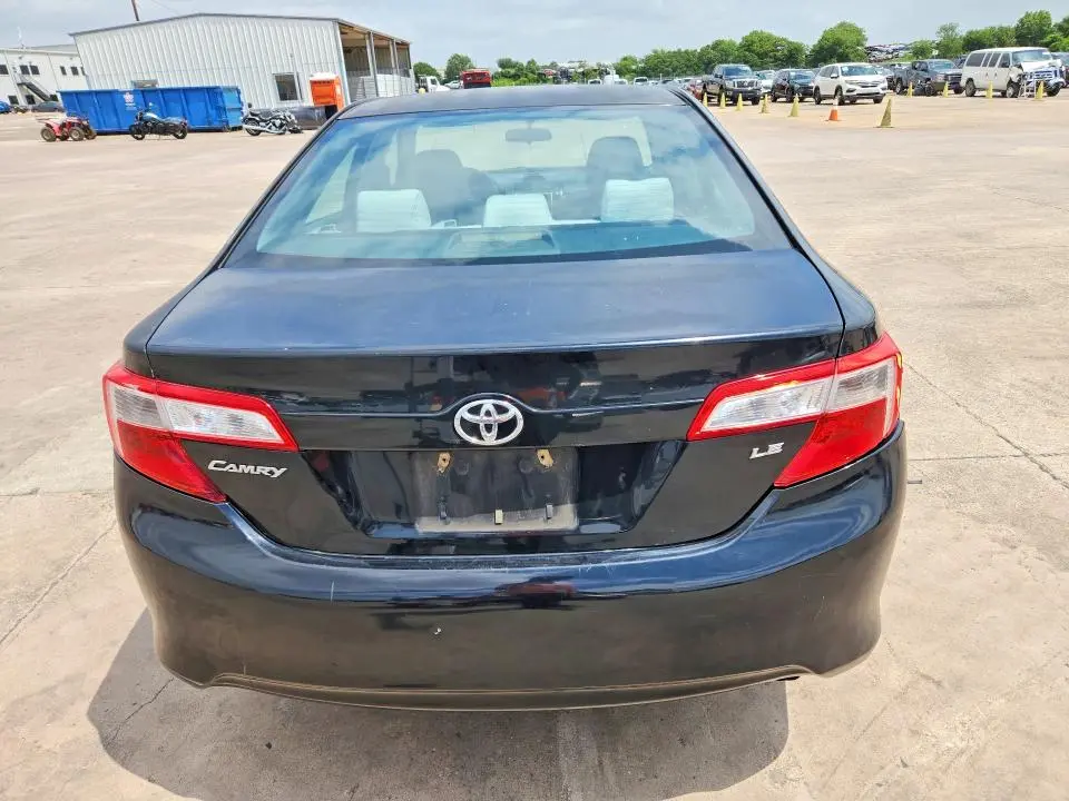 2012 TOYOTA CAMRY LE  