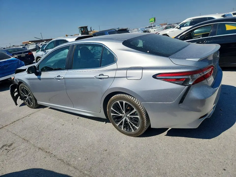 2018 TOYOTA CAMRY SE  