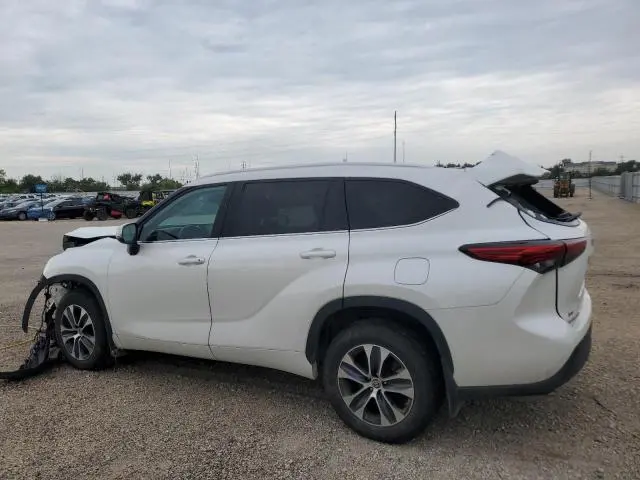 2020 TOYOTA HIGHLANDER XLE  