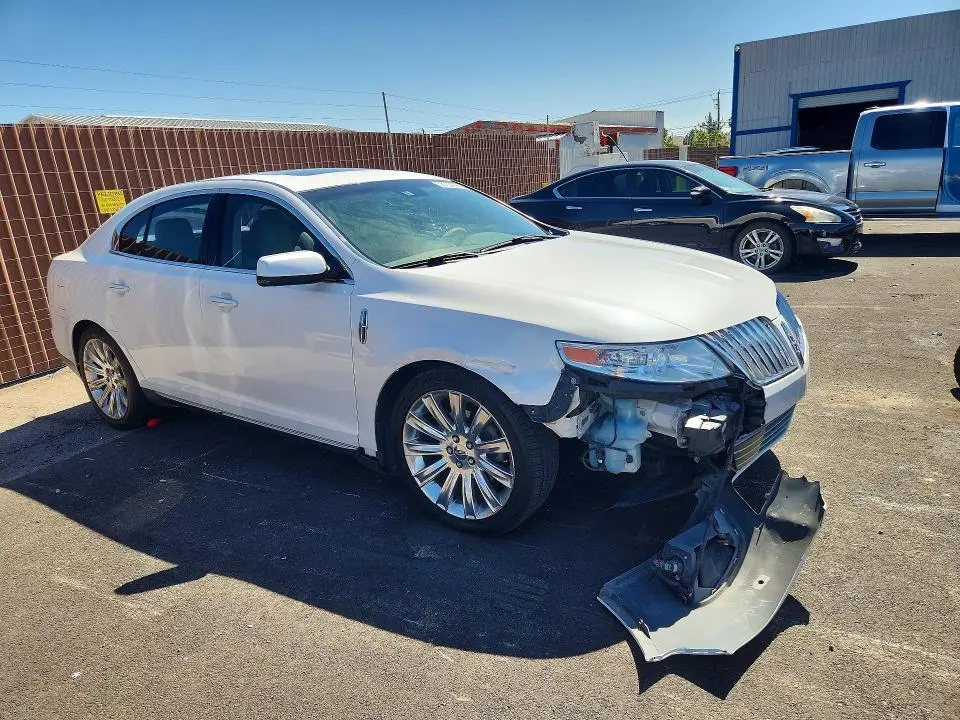 2011 LINCOLN MKS   