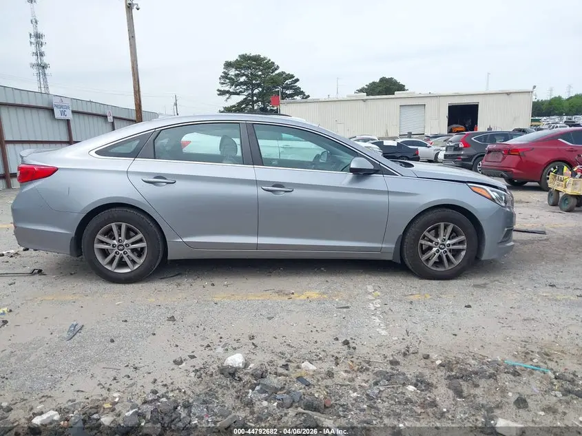 2017 HYUNDAI SONATA SE