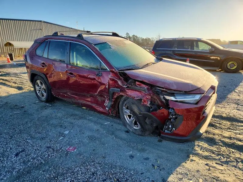 2022 TOYOTA RAV4 XLE  