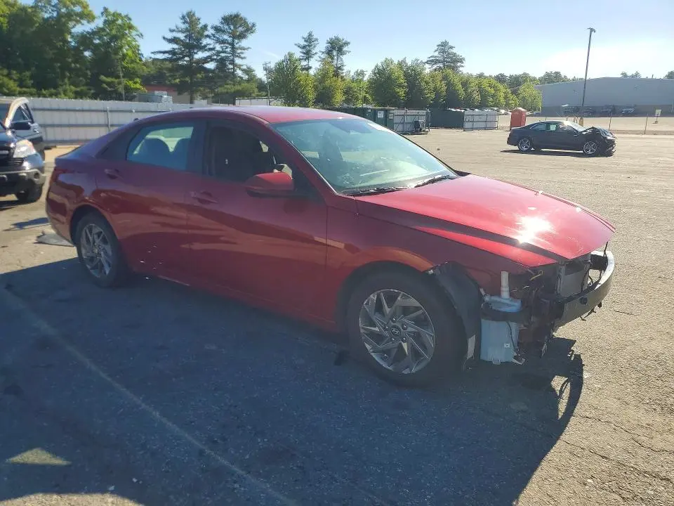 2024 HYUNDAI ELANTRA SEL  
