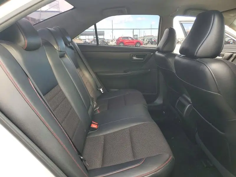 2017 TOYOTA CAMRY SE  