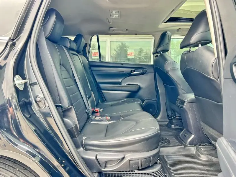 2021 TOYOTA HIGHLANDER HYBRID XLE  