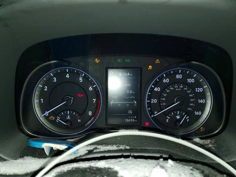 2023 HYUNDAI KONA SE  