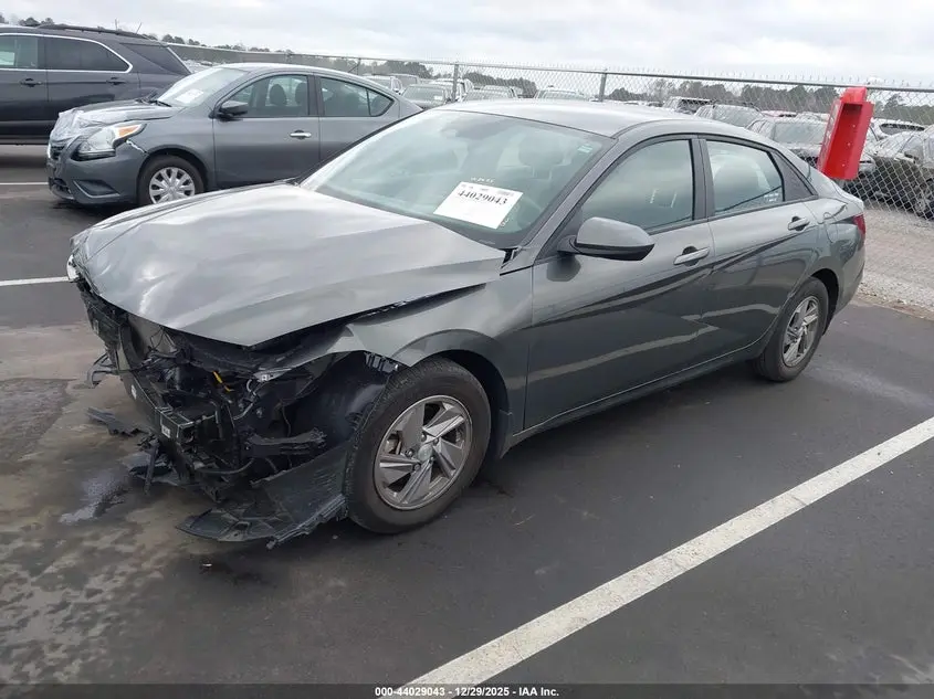 2024 HYUNDAI ELANTRA SE