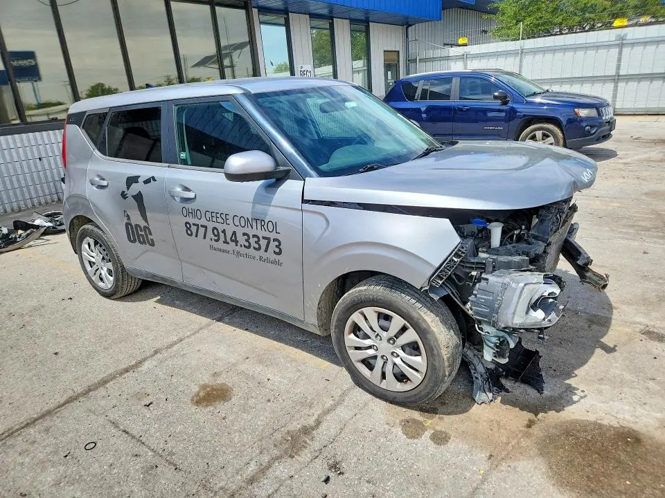 2022 KIA SOUL LX  