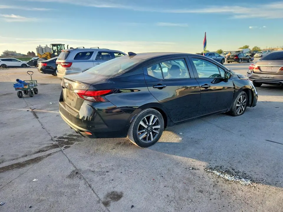 2021 NISSAN VERSA SV  