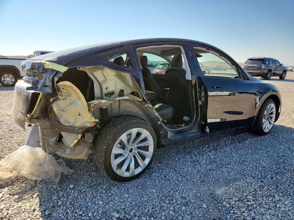 2026 TESLA MODEL Y   