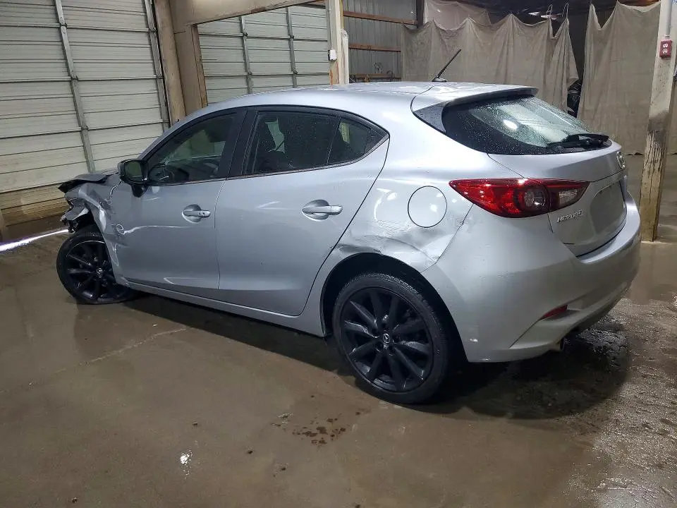 2018 MAZDA 3 TOURING  