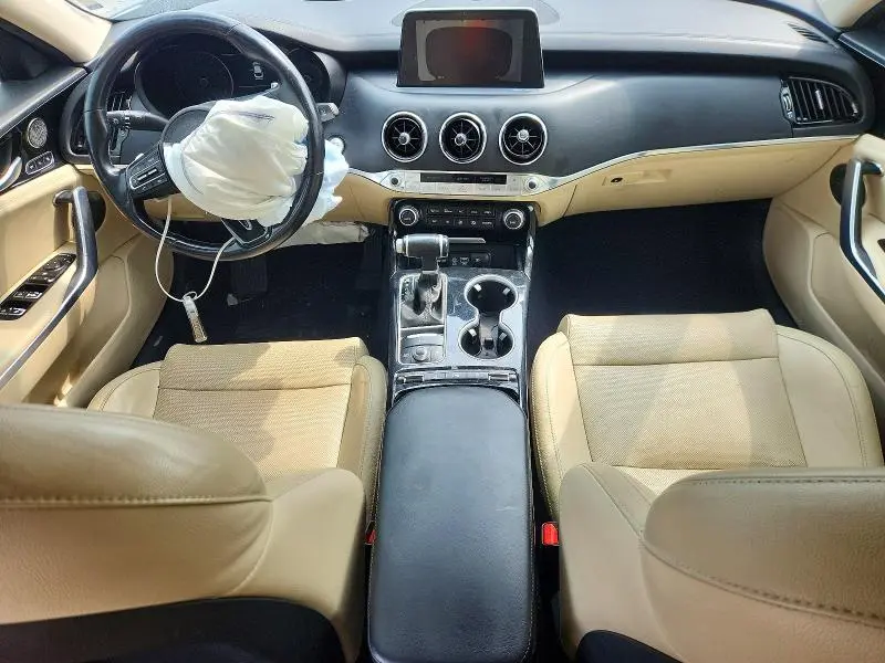 2018 KIA STINGER PREMIUM  