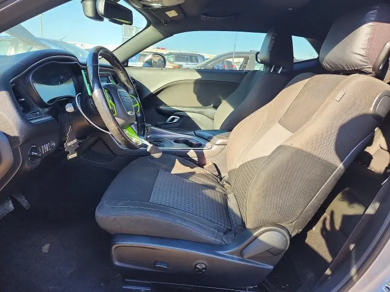 2016 DODGE CHALLENGER SXT  