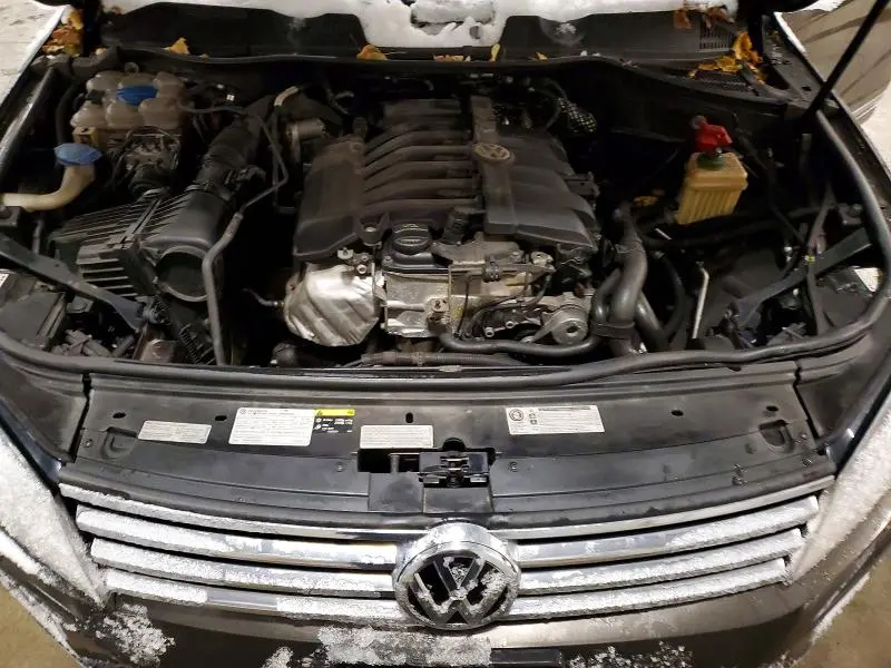 2015 VOLKSWAGEN TOUAREG V6  