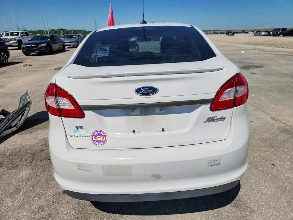 2011 FORD FIESTA SE  