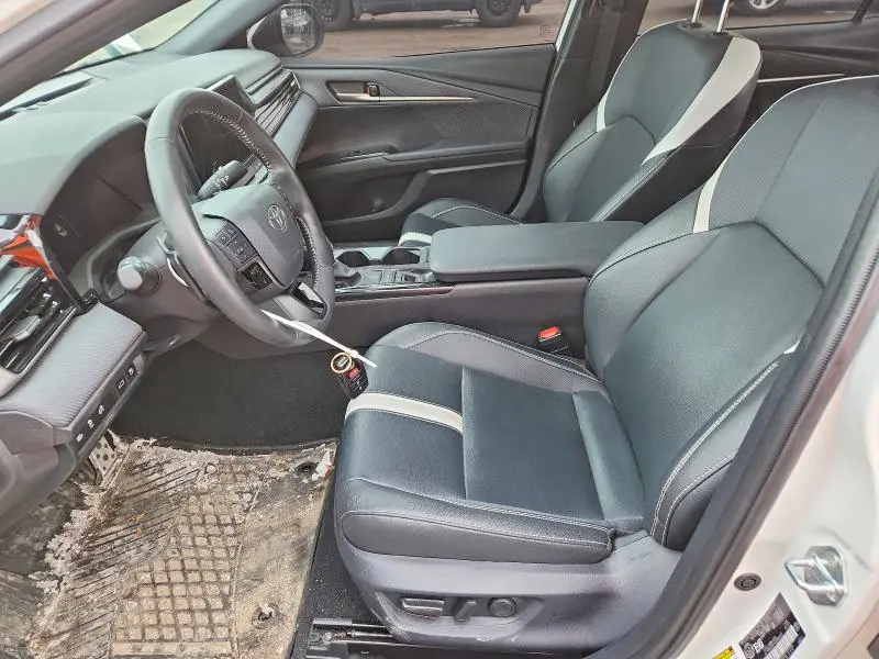 2025 TOYOTA CAMRY   