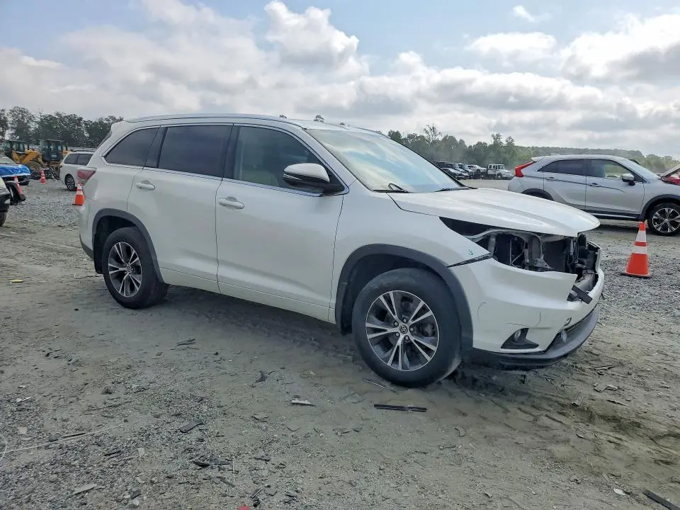 2016 TOYOTA HIGHLANDER XLE  