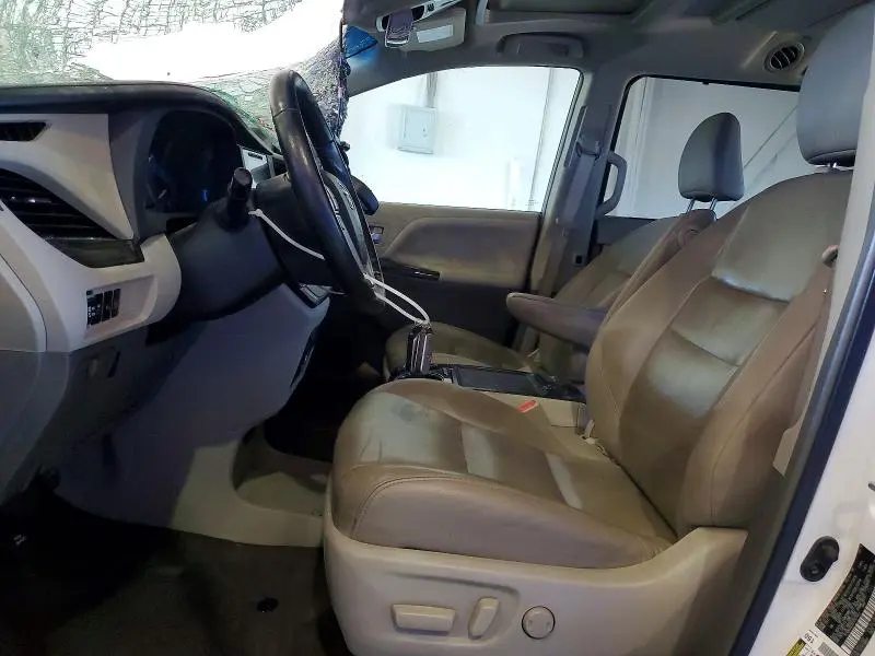 2015 TOYOTA SIENNA XLE PREMIUM 7-PASSENGER  