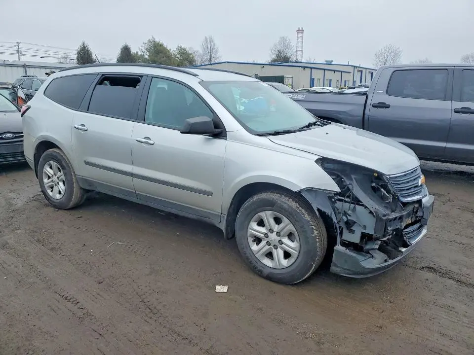 2015 CHEVROLET TRAVERSE LS  