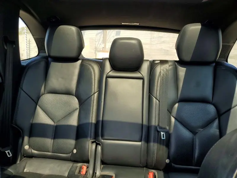 2015 PORSCHE CAYENNE   