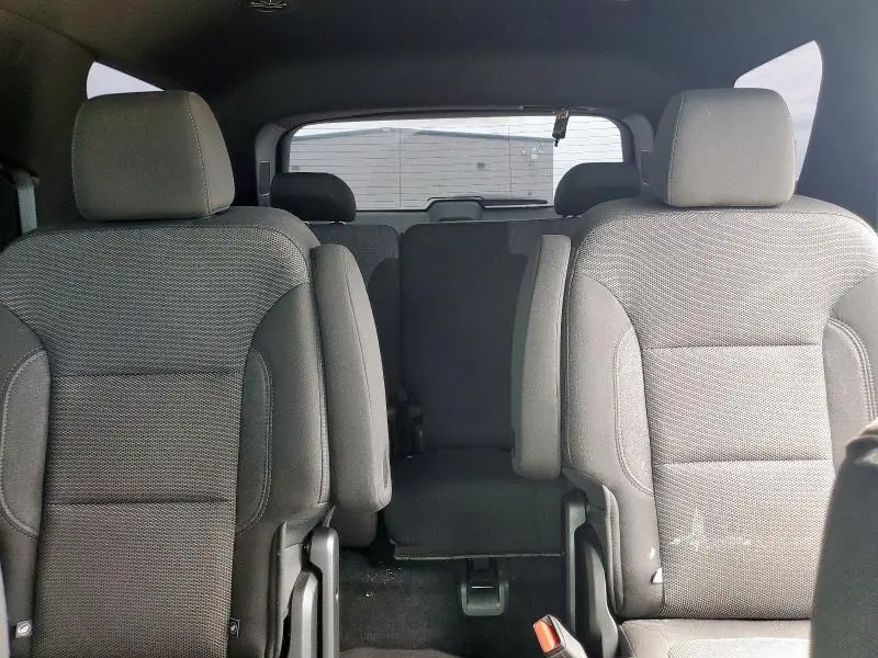 2023 CHEVROLET TRAVERSE LT  