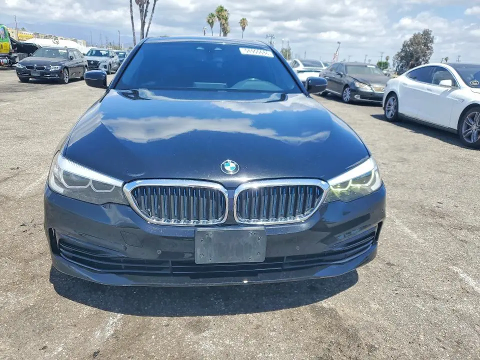 2019 BMW 530E   