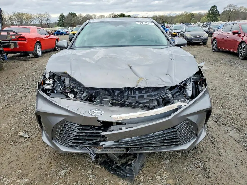 2025 TOYOTA CAMRY XLE  