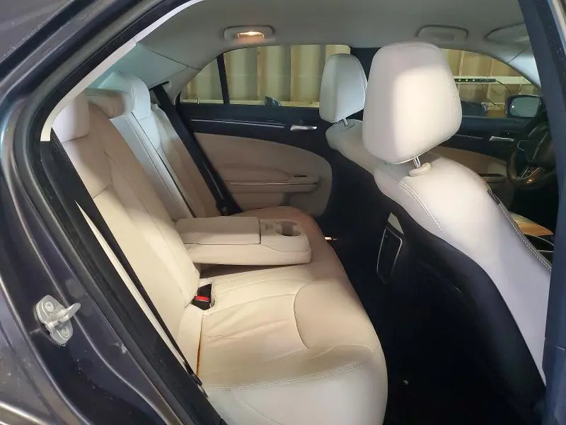 2015 CHRYSLER 300 LIMITED  