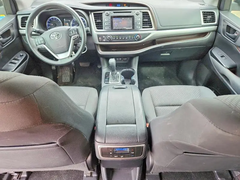 2018 TOYOTA HIGHLANDER LE  