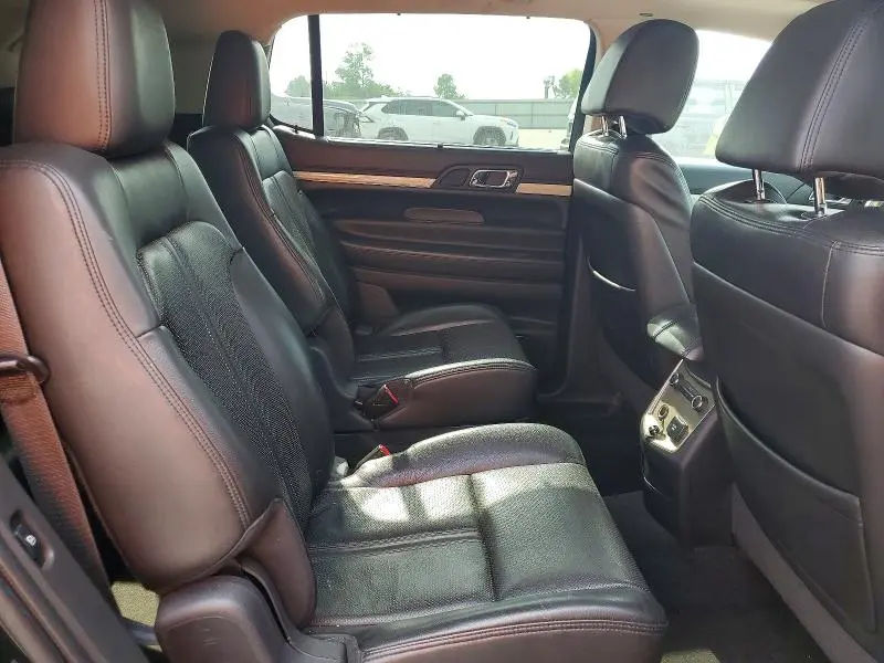 2010 LINCOLN MKT   
