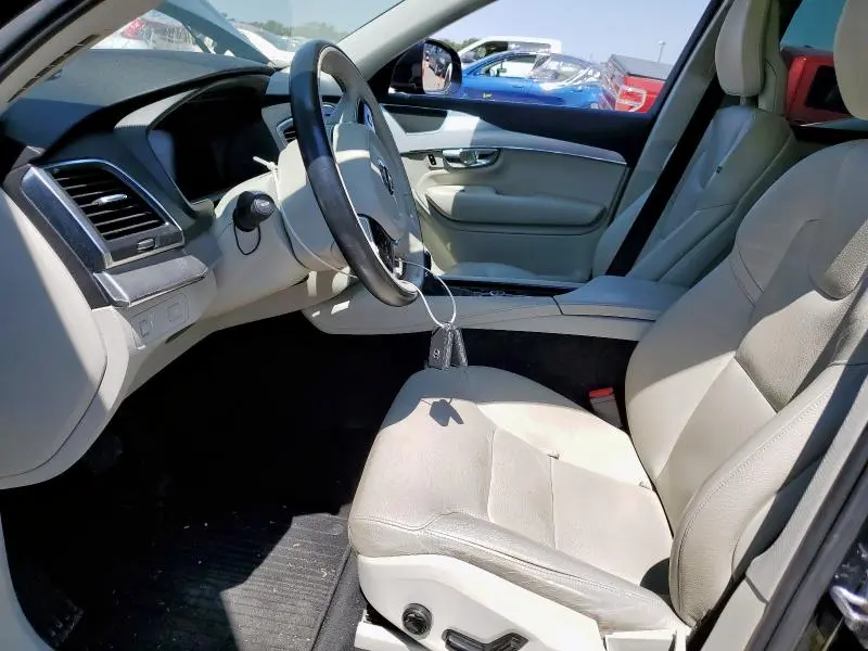 2016 VOLVO XC90 T5  