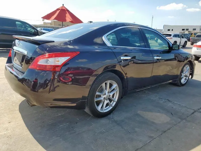 2011 NISSAN MAXIMA S  