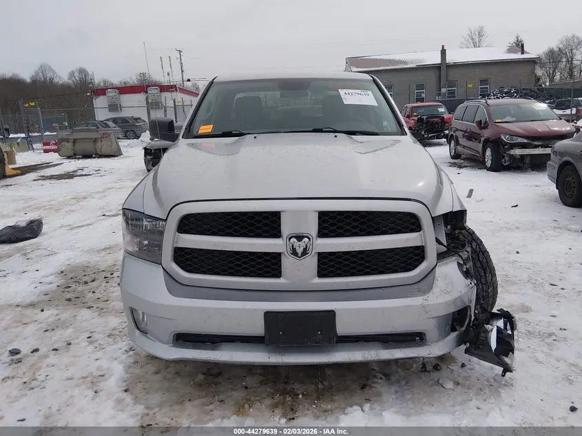 2018 RAM 1500 EXPRESS  4X4 6'4 BOX