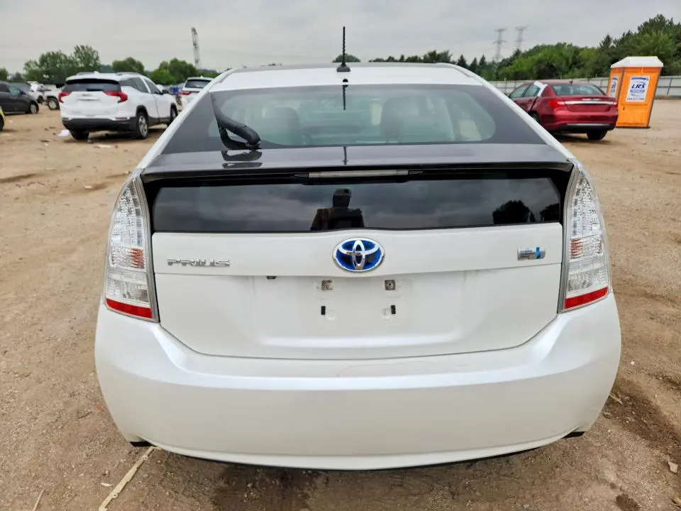 2010 TOYOTA PRIUS III  