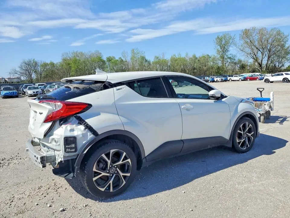 2018 TOYOTA C-HR XLE  