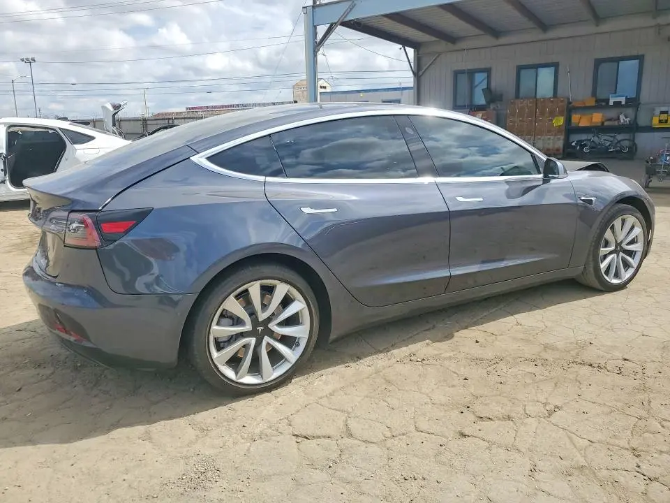 2018 TESLA MODEL 3   