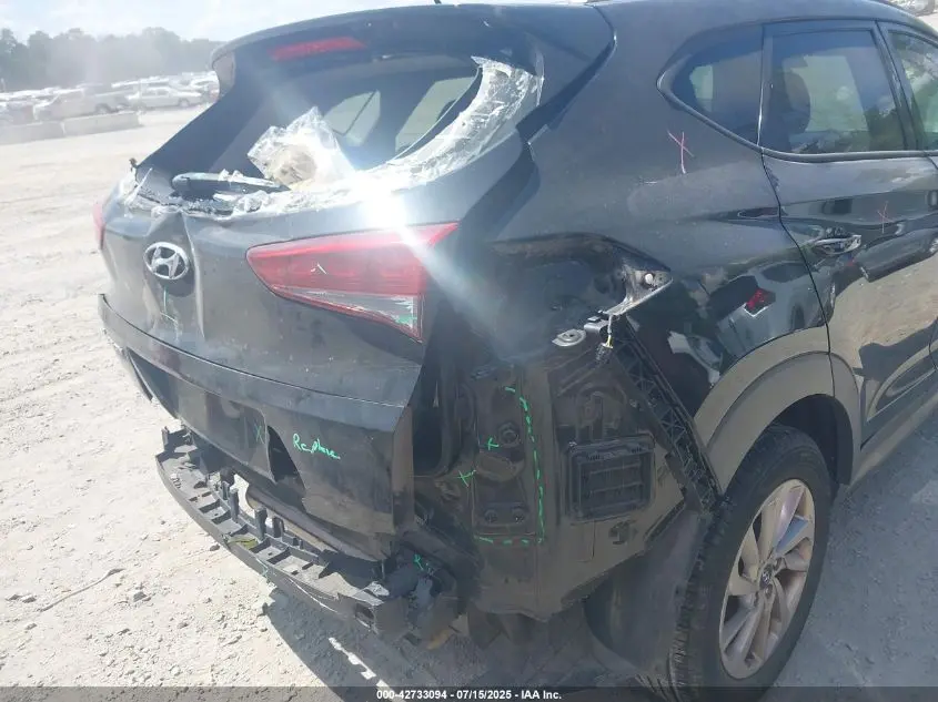 2016 HYUNDAI TUCSON SE