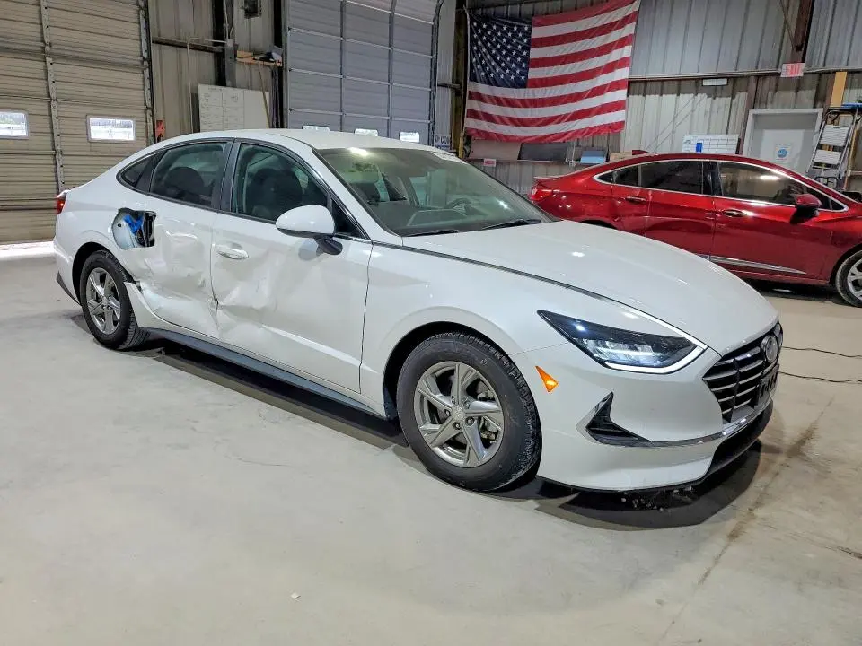 2022 HYUNDAI SONATA SE  