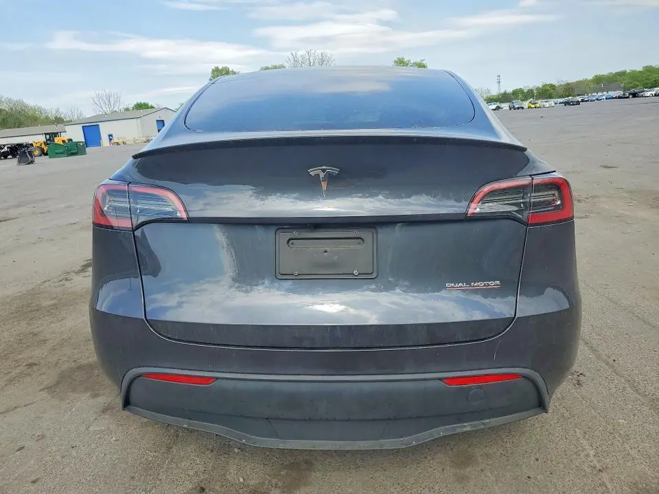 2025 TESLA MODEL Y   