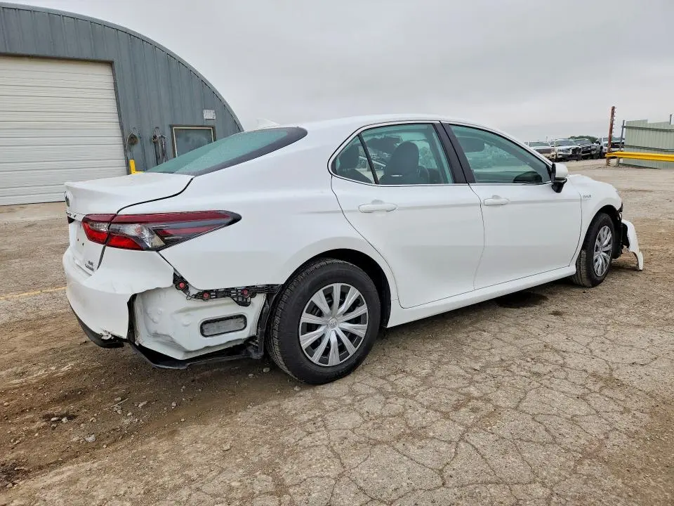 2021 TOYOTA CAMRY LE  