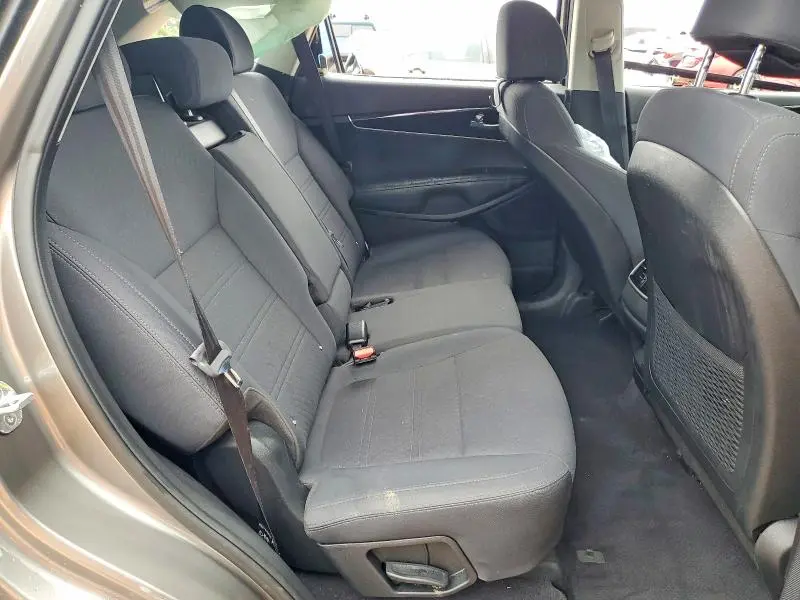 2017 KIA SORENTO L  