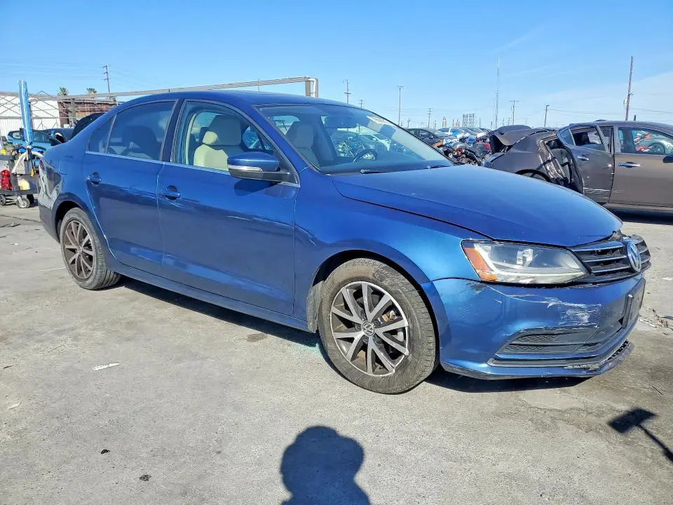 2017 VOLKSWAGEN JETTA SE  