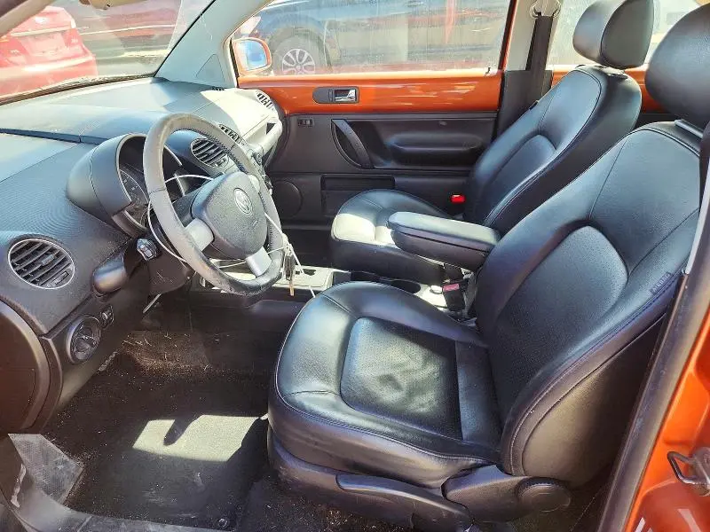 2010 VOLKSWAGEN NEW BEETLE   